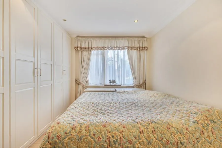 Prince Albert Road, London, NW8, photo 12