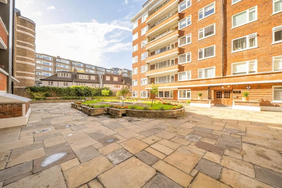 Prince Albert Road, London, NW8, photo 17