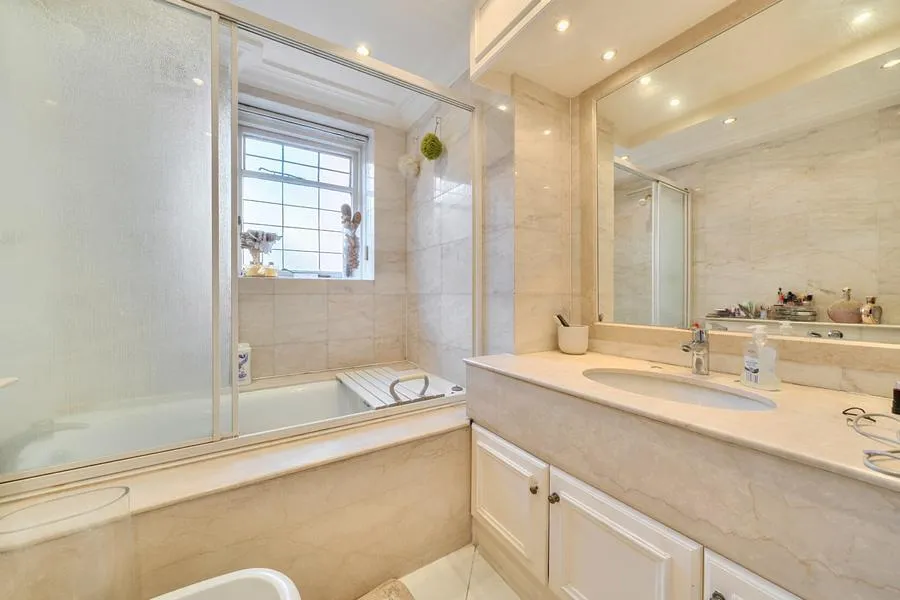 Prince Albert Road, London, NW8, photo 9