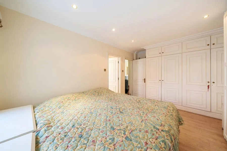 Prince Albert Road, London, NW8, photo 8