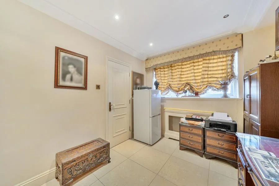 Prince Albert Road, London, NW8, photo 20