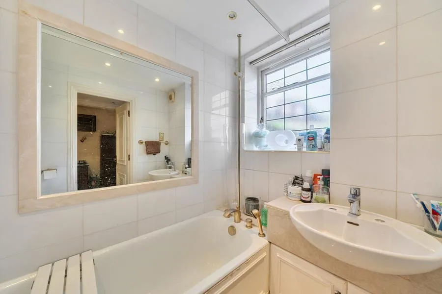 Prince Albert Road, London, NW8, photo 19