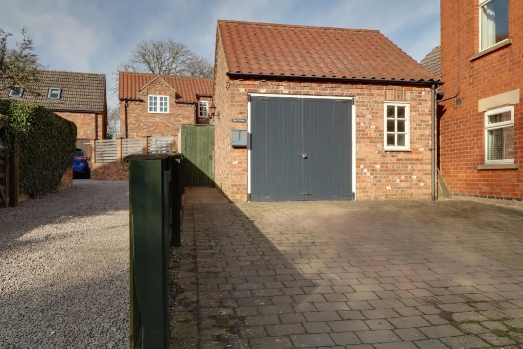 Church Street, Barrowby, NG32, photo 23