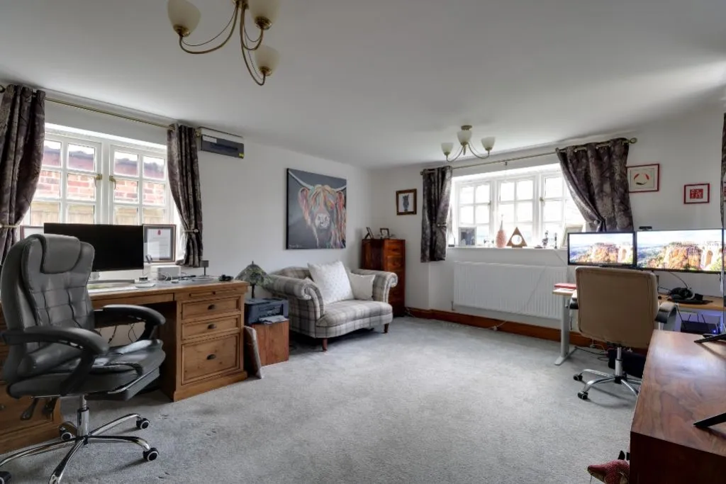 Church Street, Barrowby, NG32, photo 11