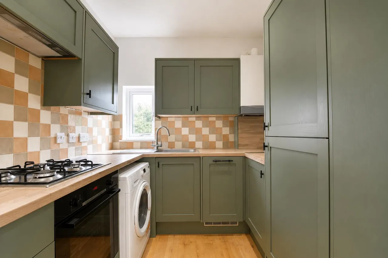 Upper Richmond Road West, Richmond, TW10, photo 8