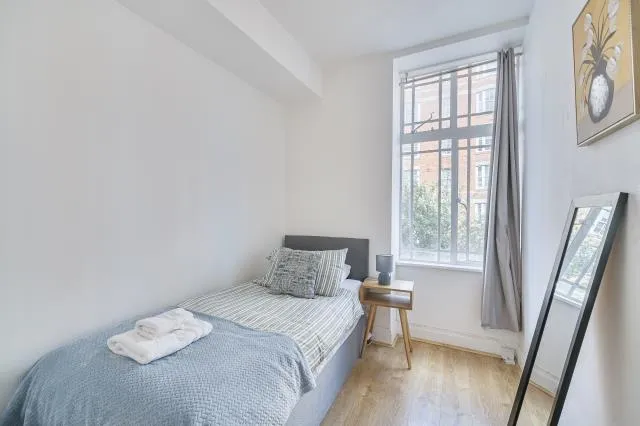 Queensway, London, W2, photo 13