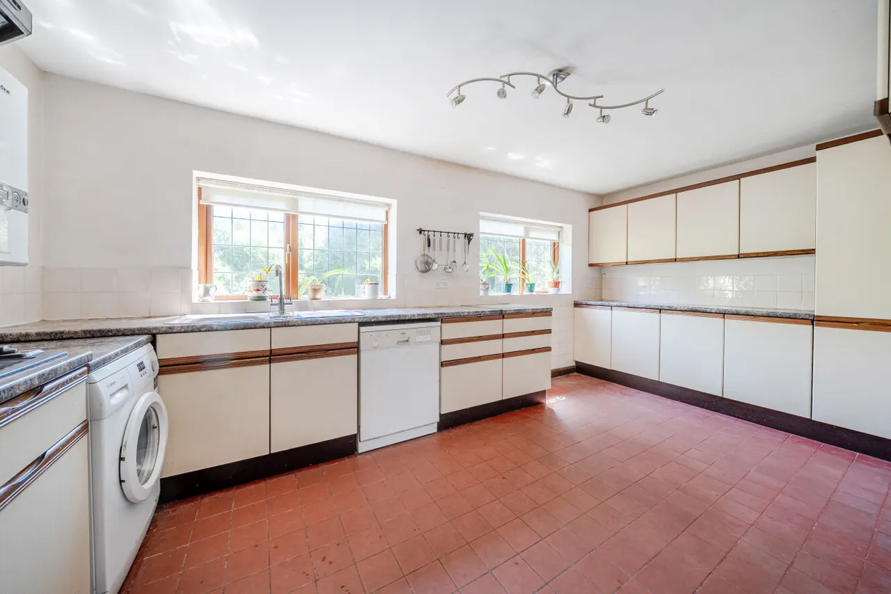 Oakfield Lane, Keston, BR2, photo 5