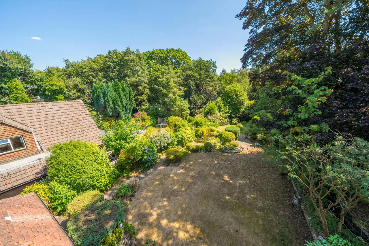 Oakfield Lane, Keston, BR2, photo 14