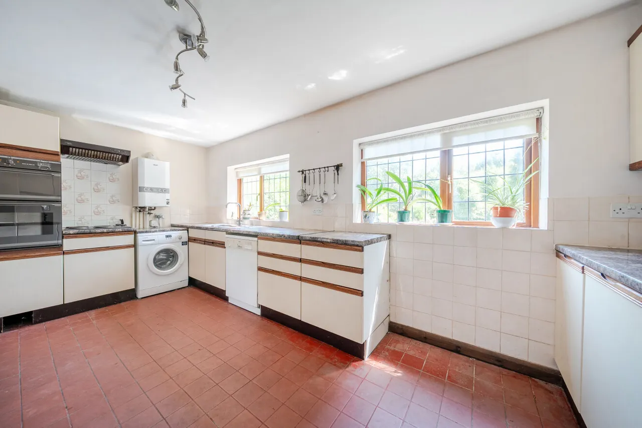 Oakfield Lane, Keston, BR2, photo 11