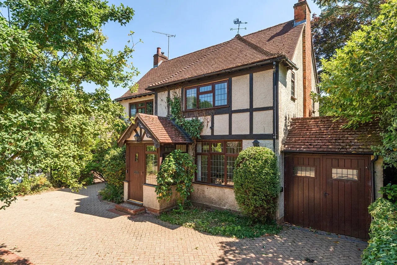 Oakfield Lane, Keston, BR2, photo 29