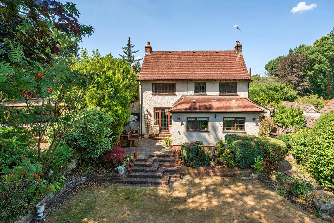Oakfield Lane, Keston, BR2, photo 27