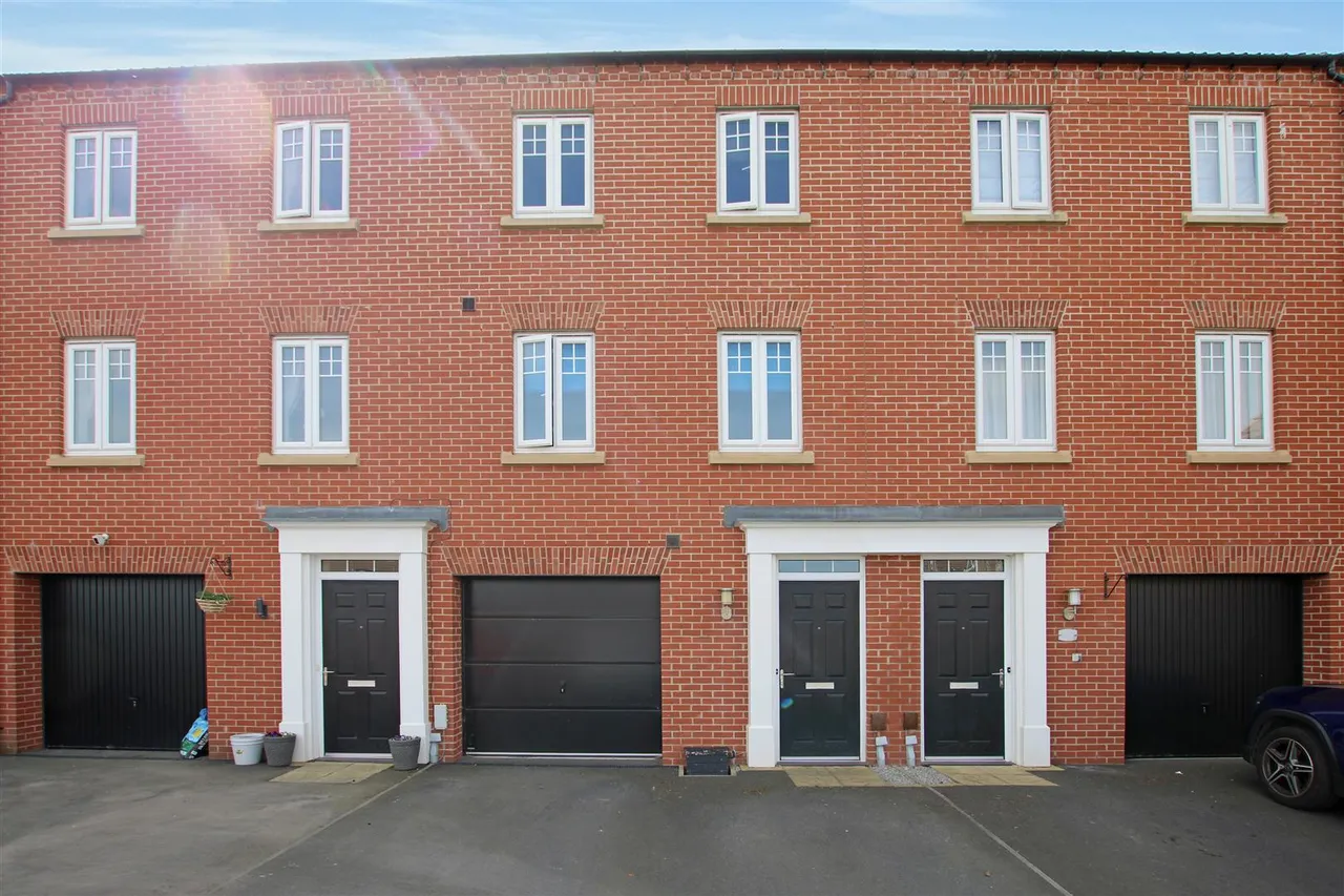 3 bed property for sale — Castlegate Road, Northallerton, DL7 8WE