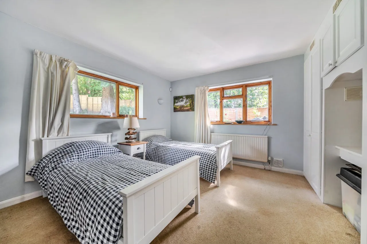 Hindhead Road, Hindhead, Surrey, GU26 6AY, photo 10