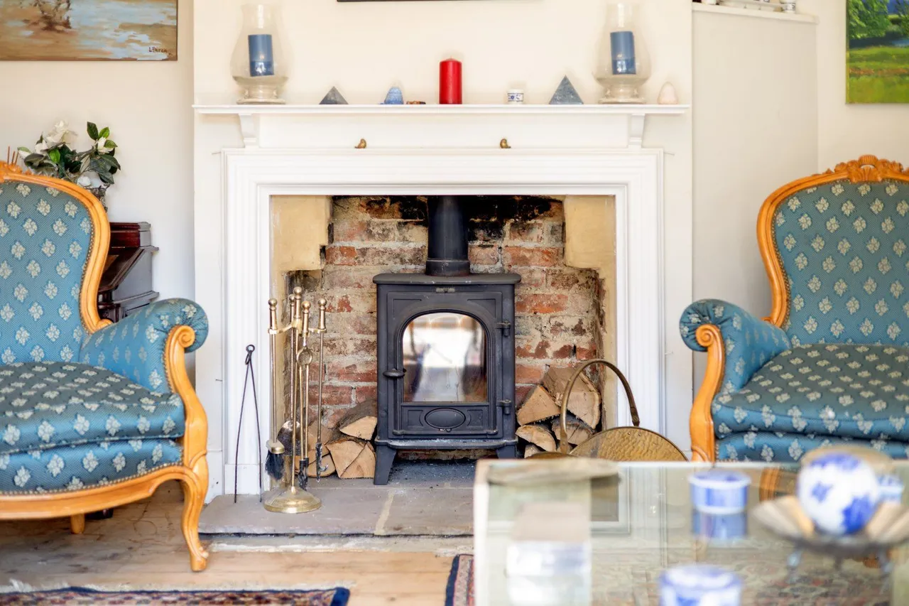 Hindhead Road, Hindhead, Surrey, GU26 6AY, photo 3