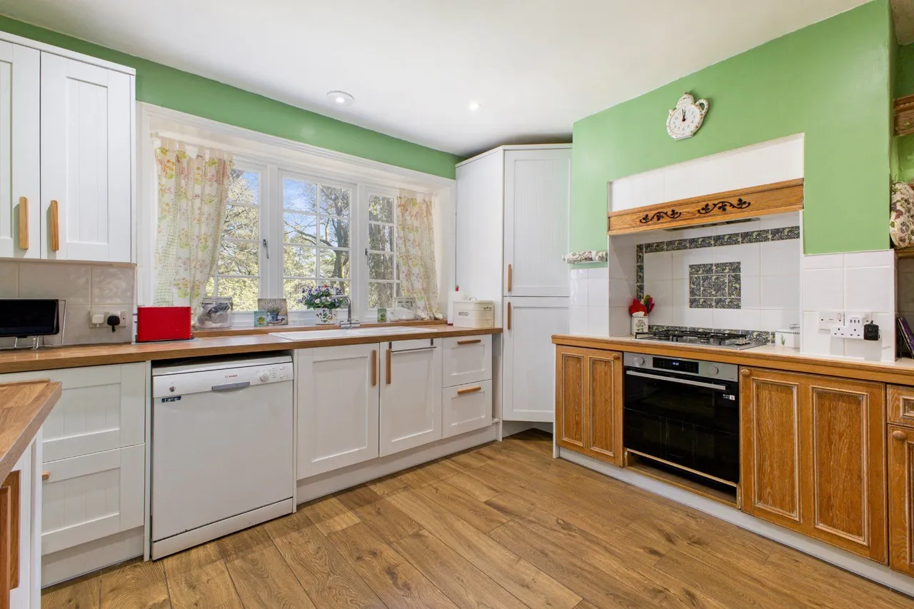 Hindhead Road, Hindhead, Surrey, GU26 6AY, photo 8