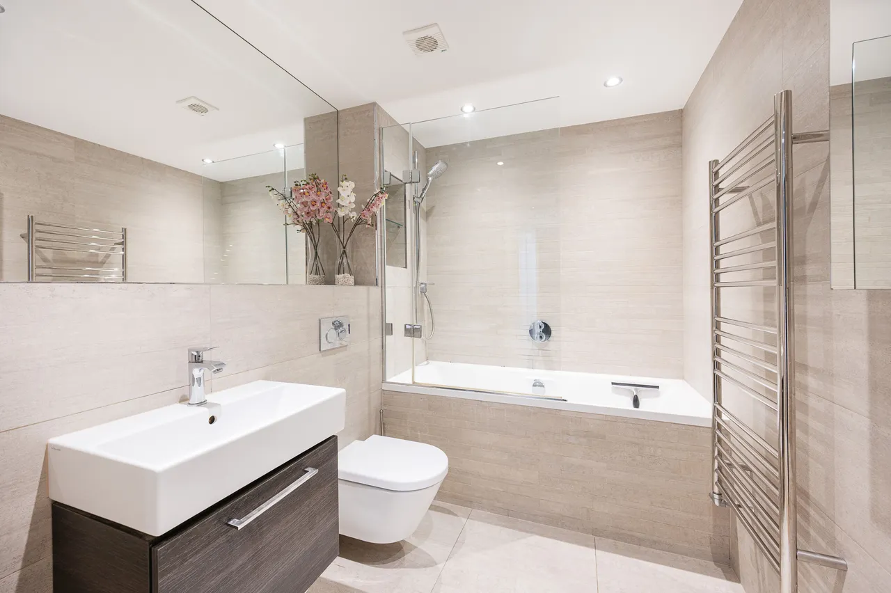Flat 16, 1-6 Batemans Row, London, photo 8