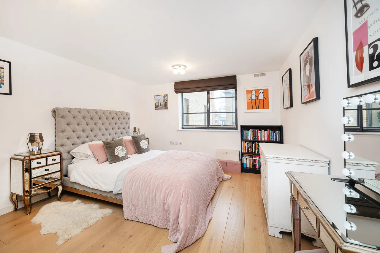 Flat 16, 1-6 Batemans Row, London, photo 7