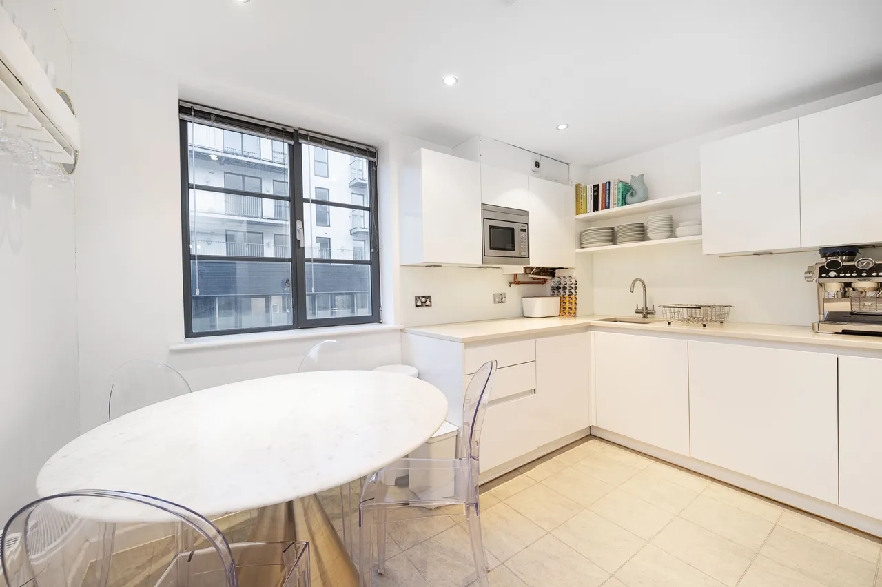 Flat 16, 1-6 Batemans Row, London, photo 6
