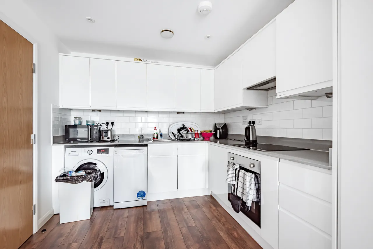 Lyons Way, Slough, SL2, photo 4