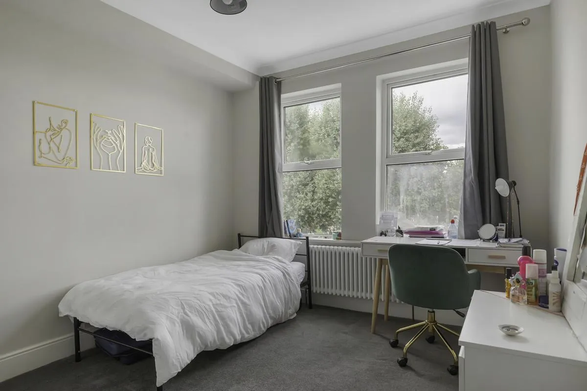 Messaline Avenue, London, W3, photo 16