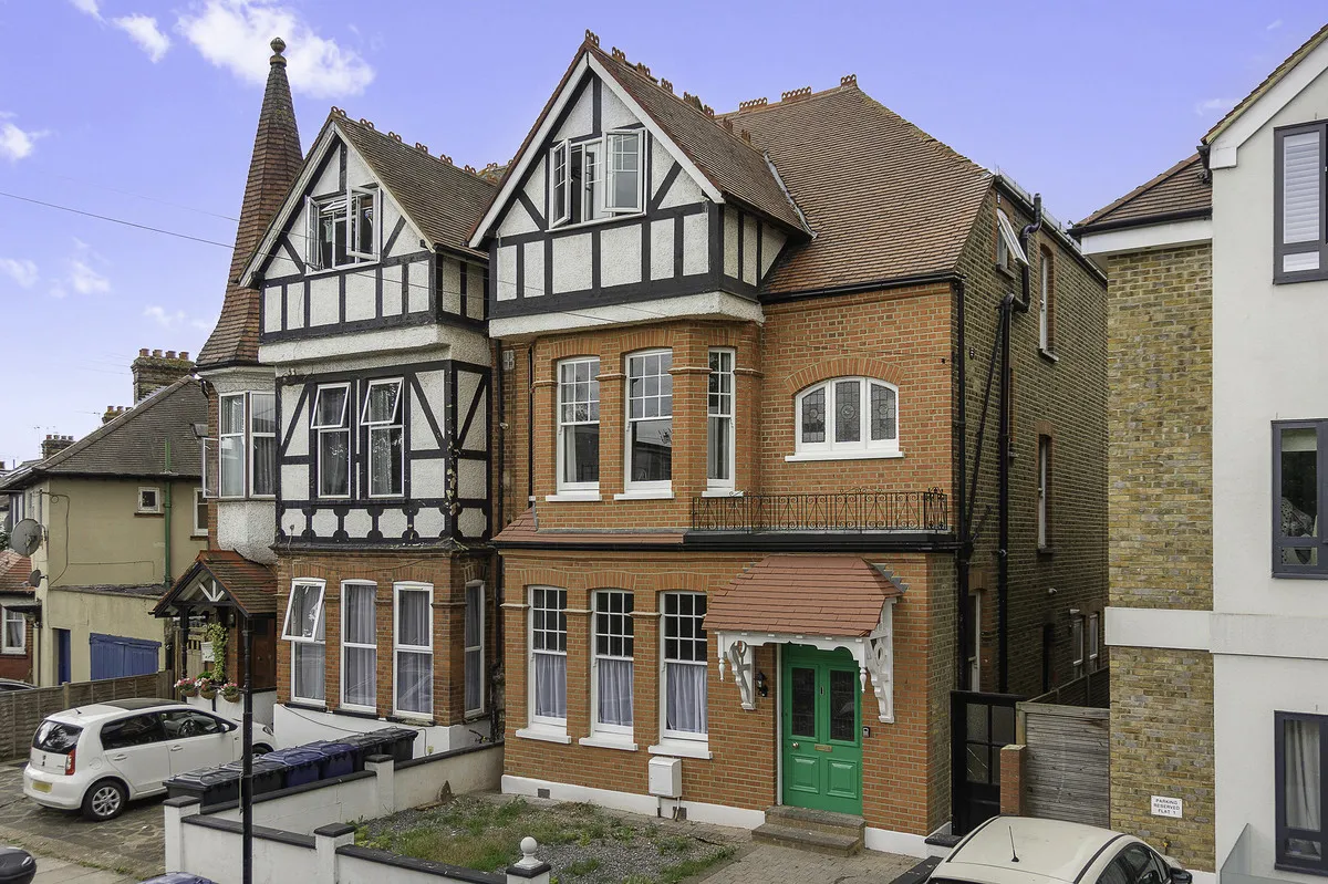 6 bed house for sale, Messaline Avenue, London, W3