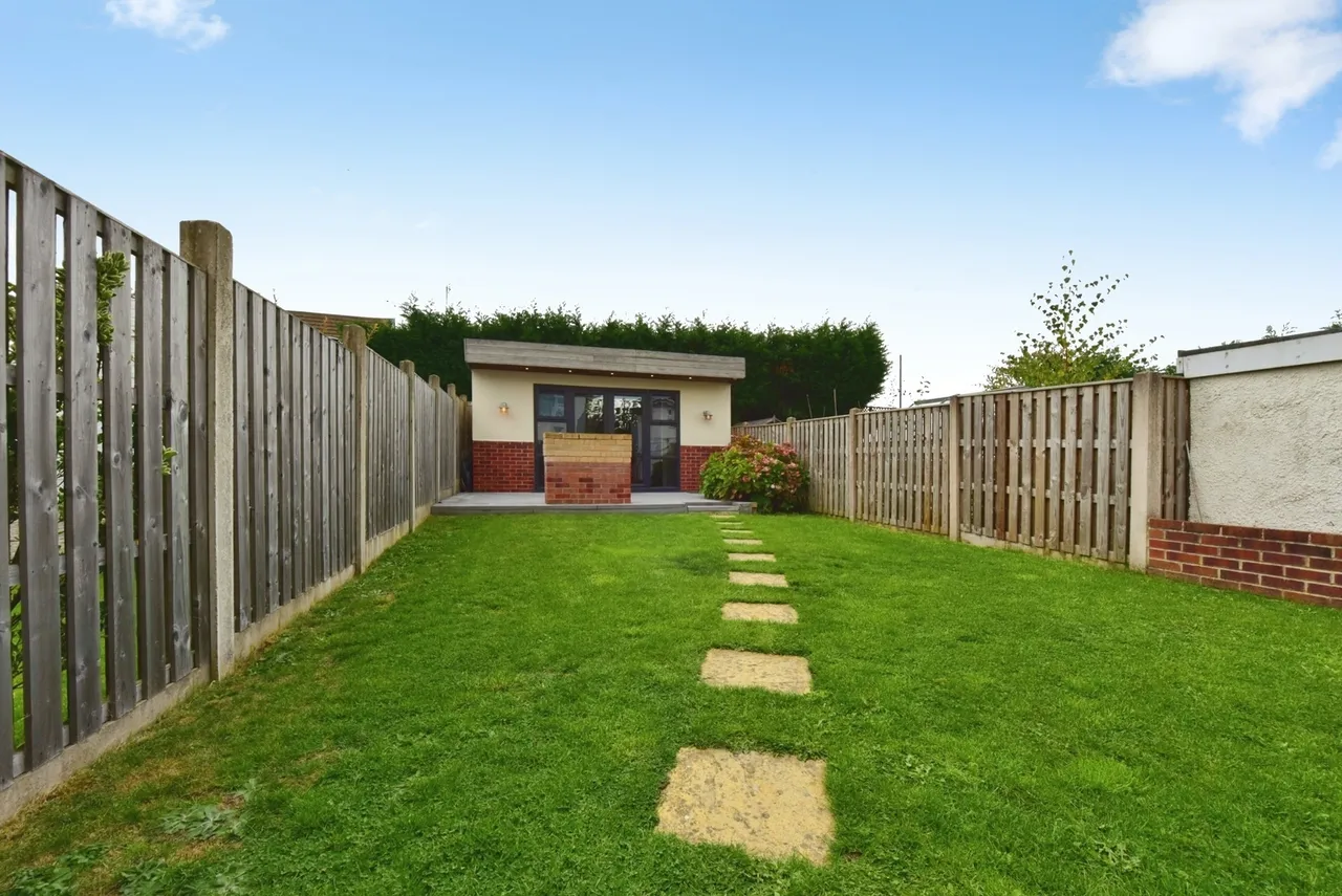 Ridgehill Avenue, Sheffield, S12, photo 20