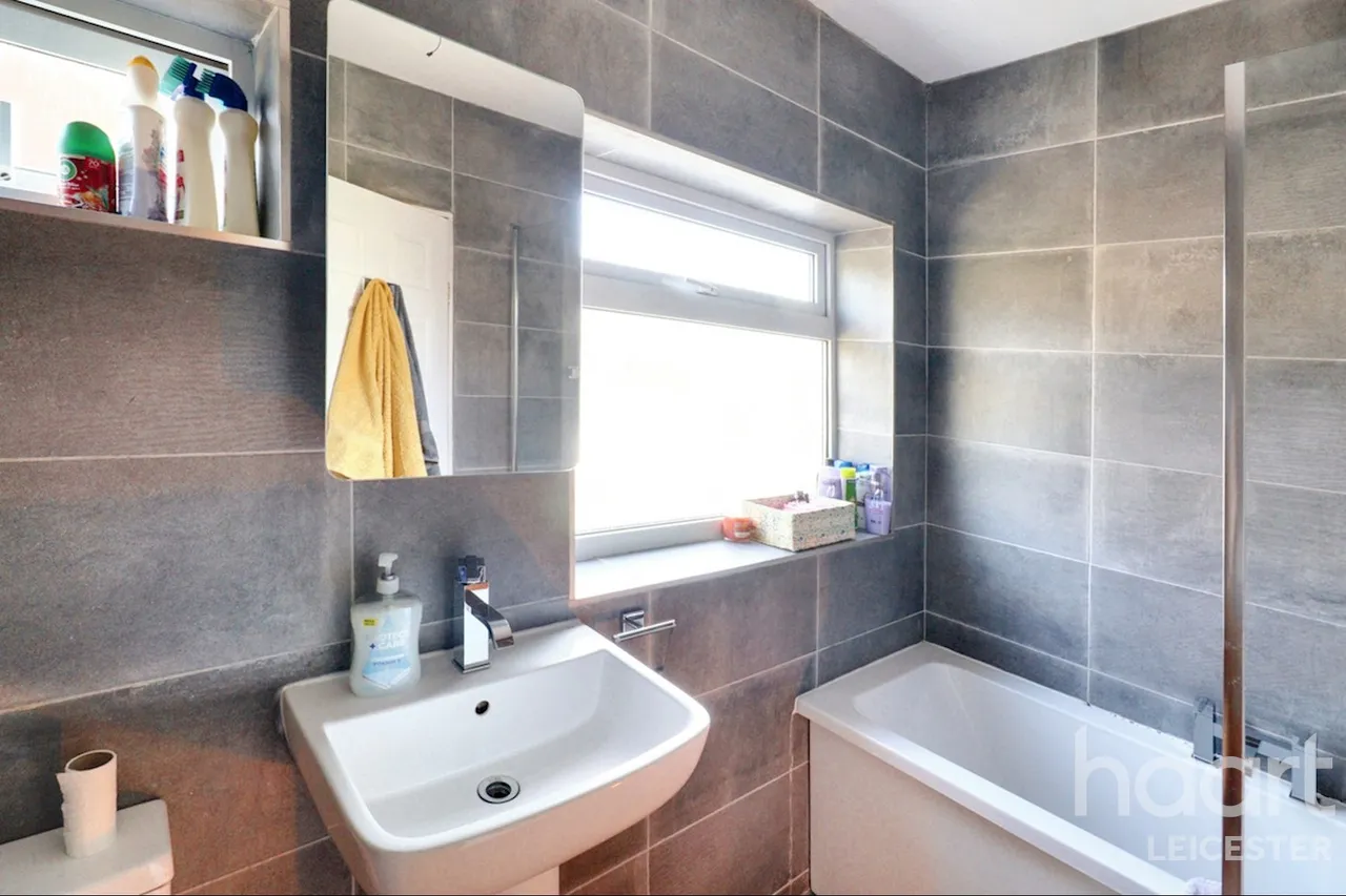 St Marys Avenue, Leicester, LE3, photo 12