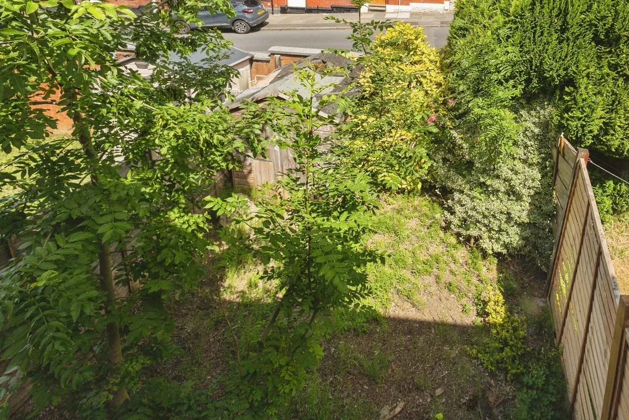 Chapel Drive, ASHTON-UNDER-LYNE, Lancashire, OL6, photo 16