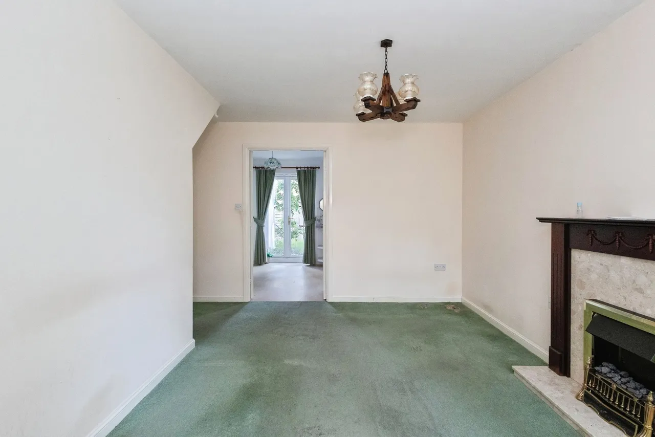 Chapel Drive, ASHTON-UNDER-LYNE, Lancashire, OL6, photo 3