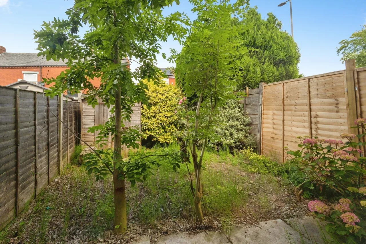 Chapel Drive, ASHTON-UNDER-LYNE, Lancashire, OL6, photo 15