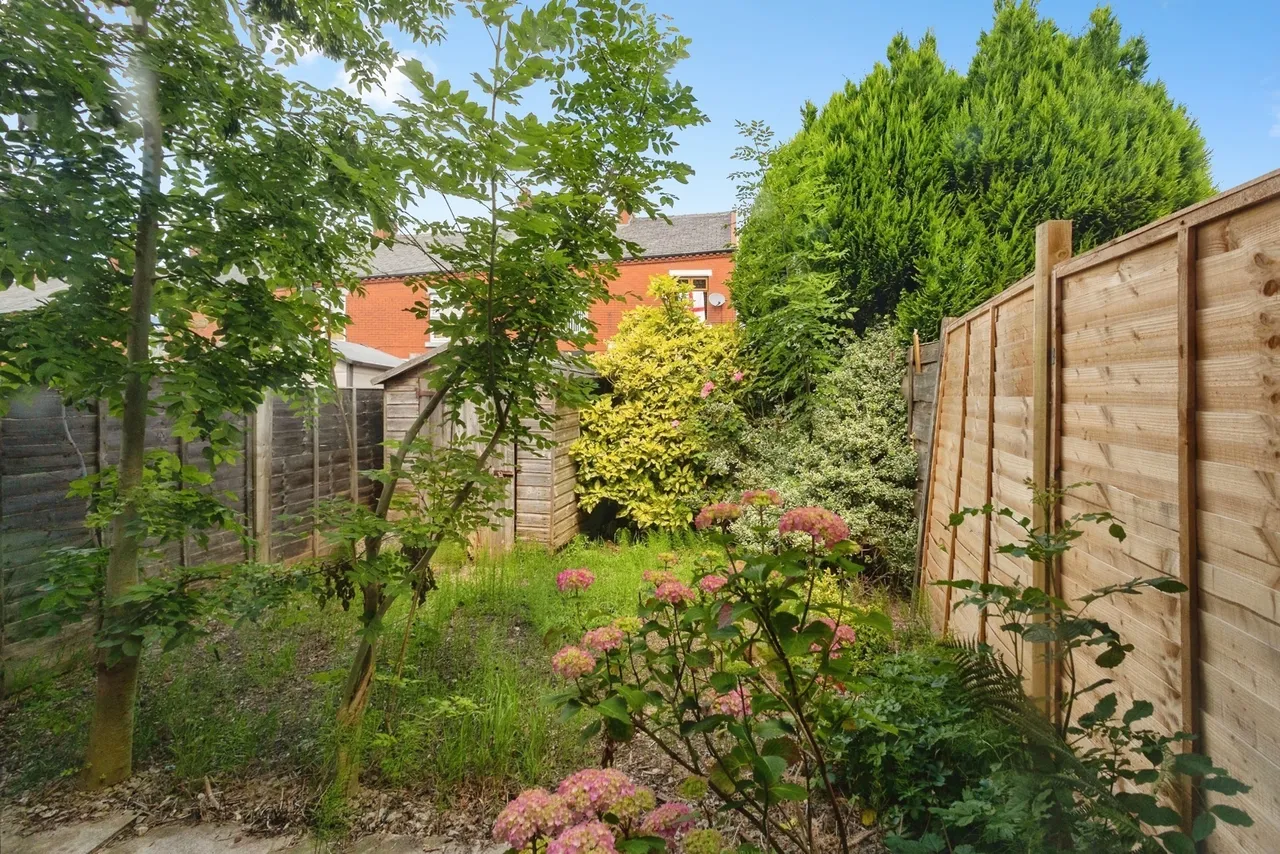 Chapel Drive, ASHTON-UNDER-LYNE, Lancashire, OL6, photo 14