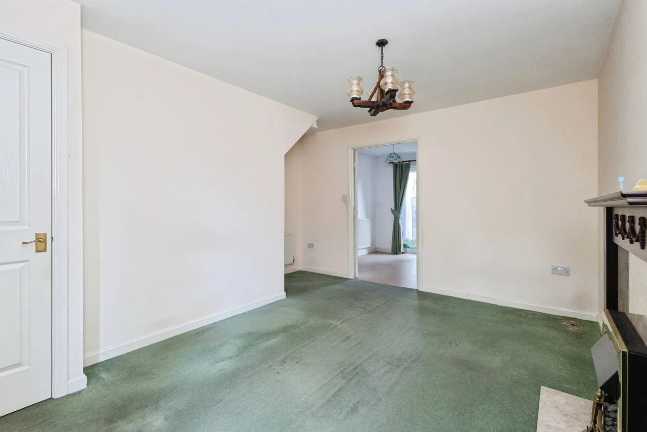 Chapel Drive, ASHTON-UNDER-LYNE, Lancashire, OL6, photo 4