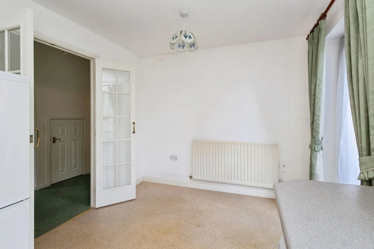 Chapel Drive, ASHTON-UNDER-LYNE, Lancashire, OL6, photo 9