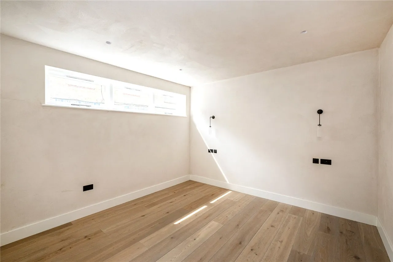Russell Gardens Mews, Kensington, W14, photo 10
