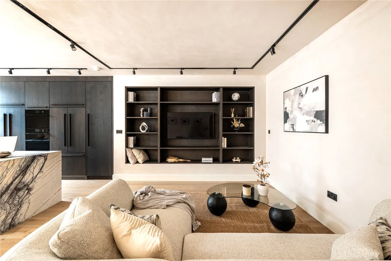 Russell Gardens Mews, Kensington, W14, photo 5