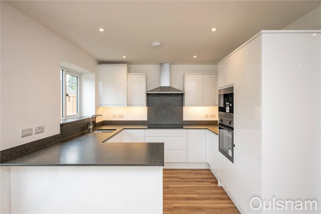 Barley Mow Lane, Catshill, Bromsgrove, Worcestershire, B61 0LU, photo 4