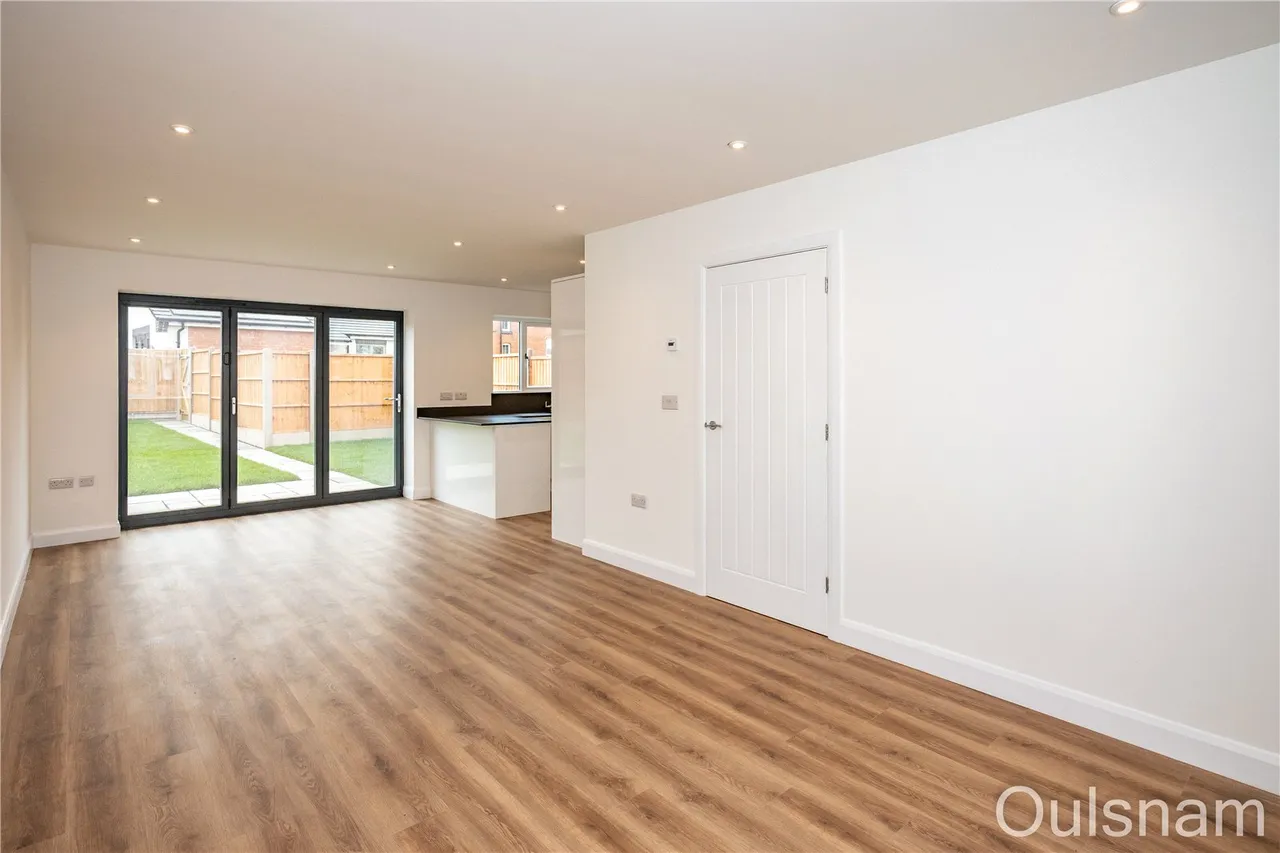 Barley Mow Lane, Catshill, Bromsgrove, Worcestershire, B61 0LU, photo 2