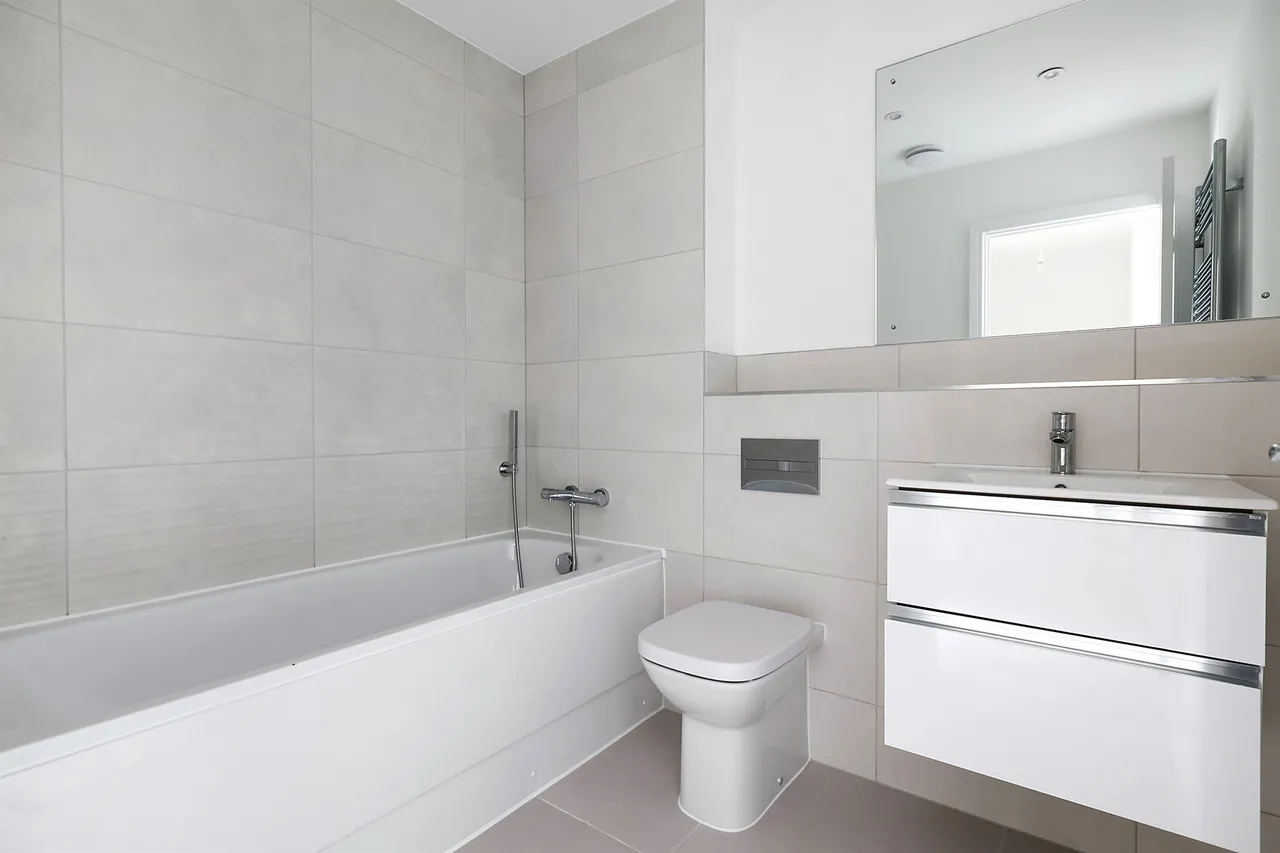 Haroldslea Drive, Horley, RH6, photo 9
