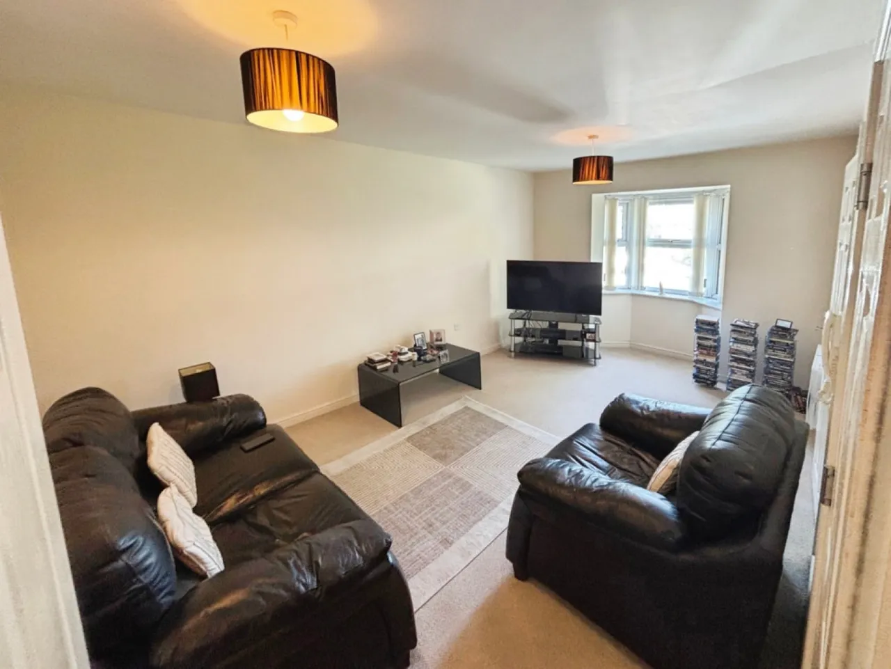 2 bed flat for sale — Whitehall Croft, Lower Wortley