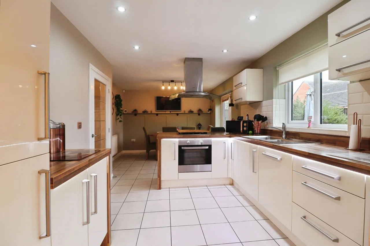 Heatherfields Crescent, Rossington, DN11, photo 2