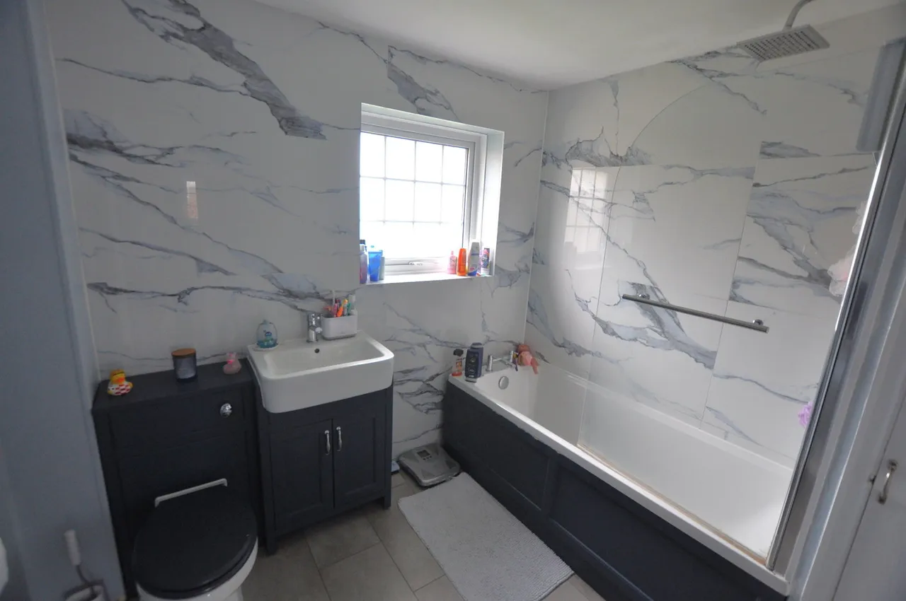 Cartwright Crescent, Brackley, NN13, photo 4