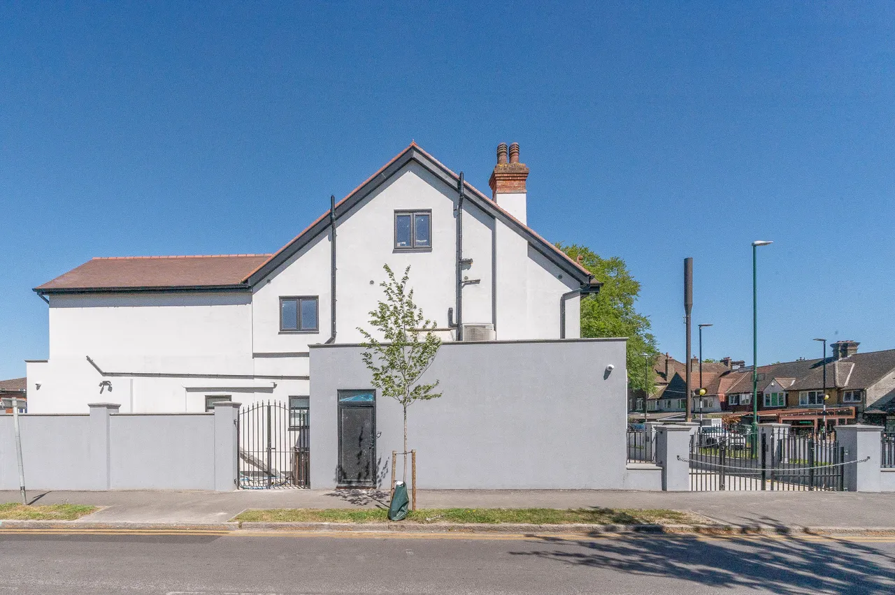 Flat 3, 31 Waverley Way, Carshalton, photo 8