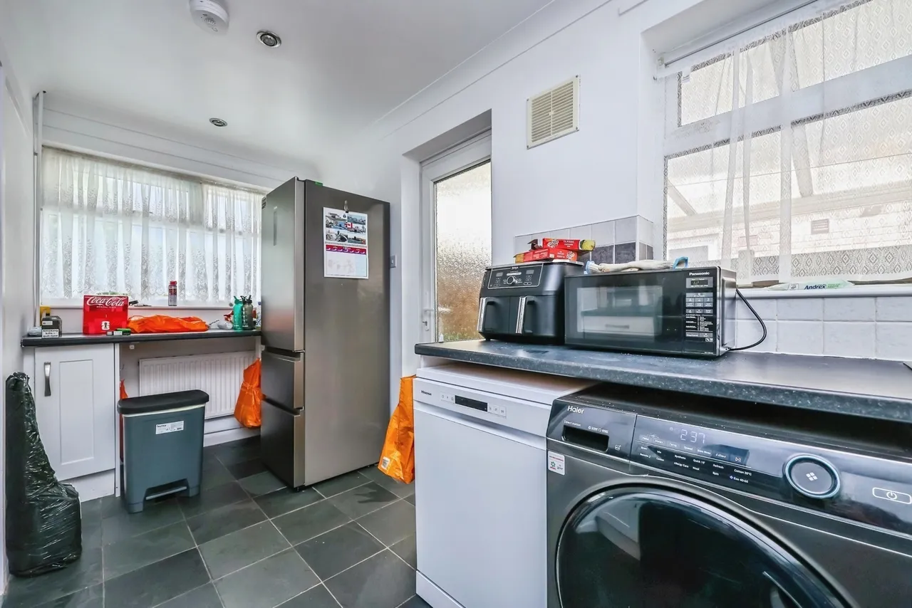 Brookthorpe Way, Silverdale, Nottingham, NG11, photo 8