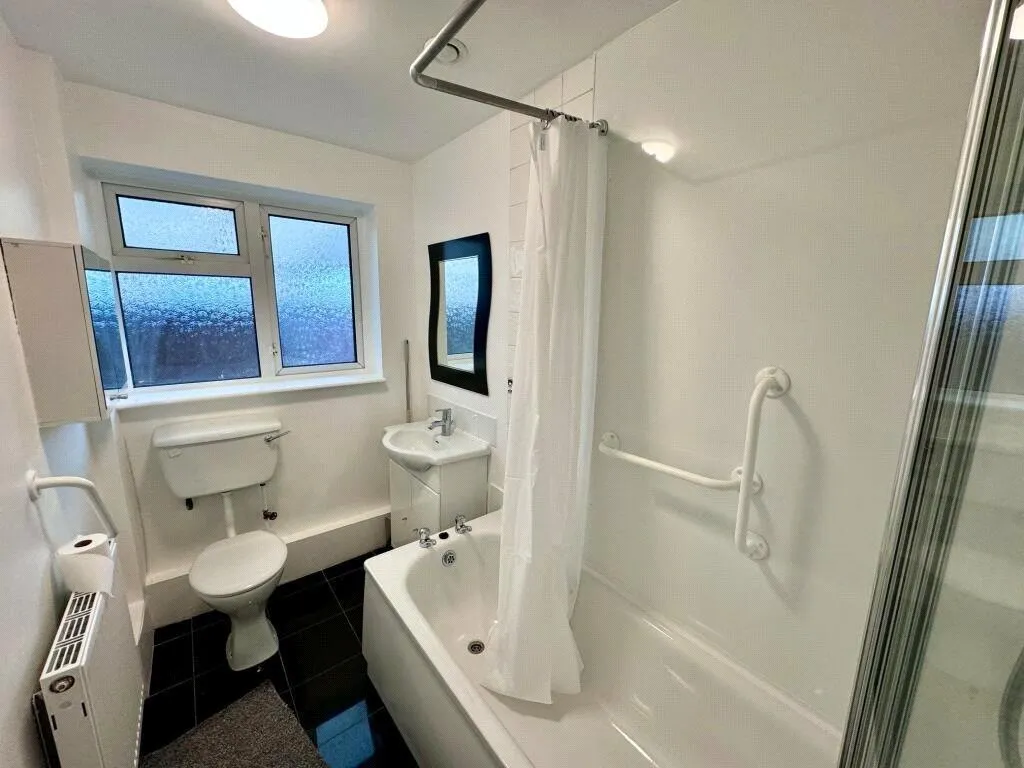Brookthorpe Way, Silverdale, Nottingham, NG11, photo 16