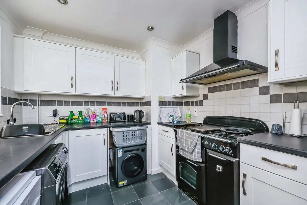 Brookthorpe Way, Silverdale, Nottingham, NG11, photo 6