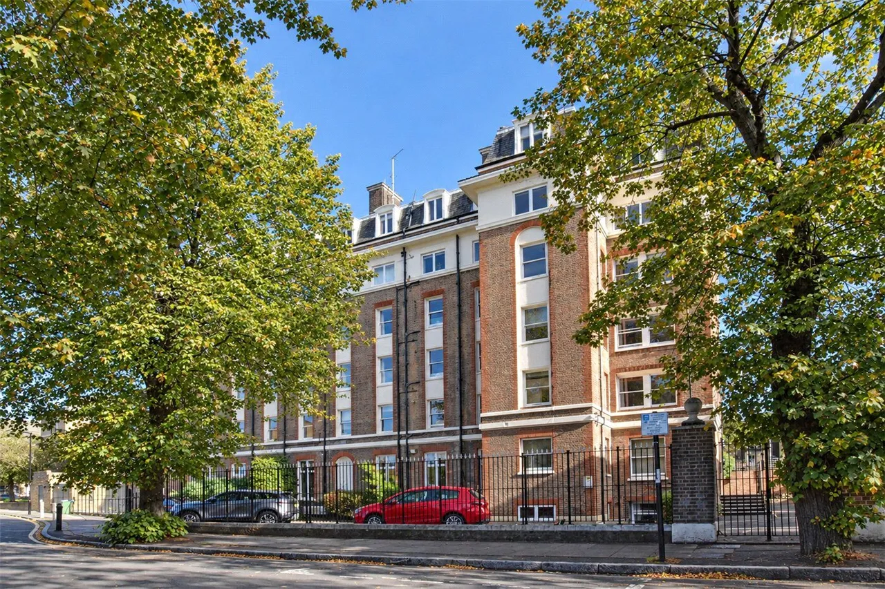 3 bed flat for sale, Catherine Grove, Greenwich, SE10