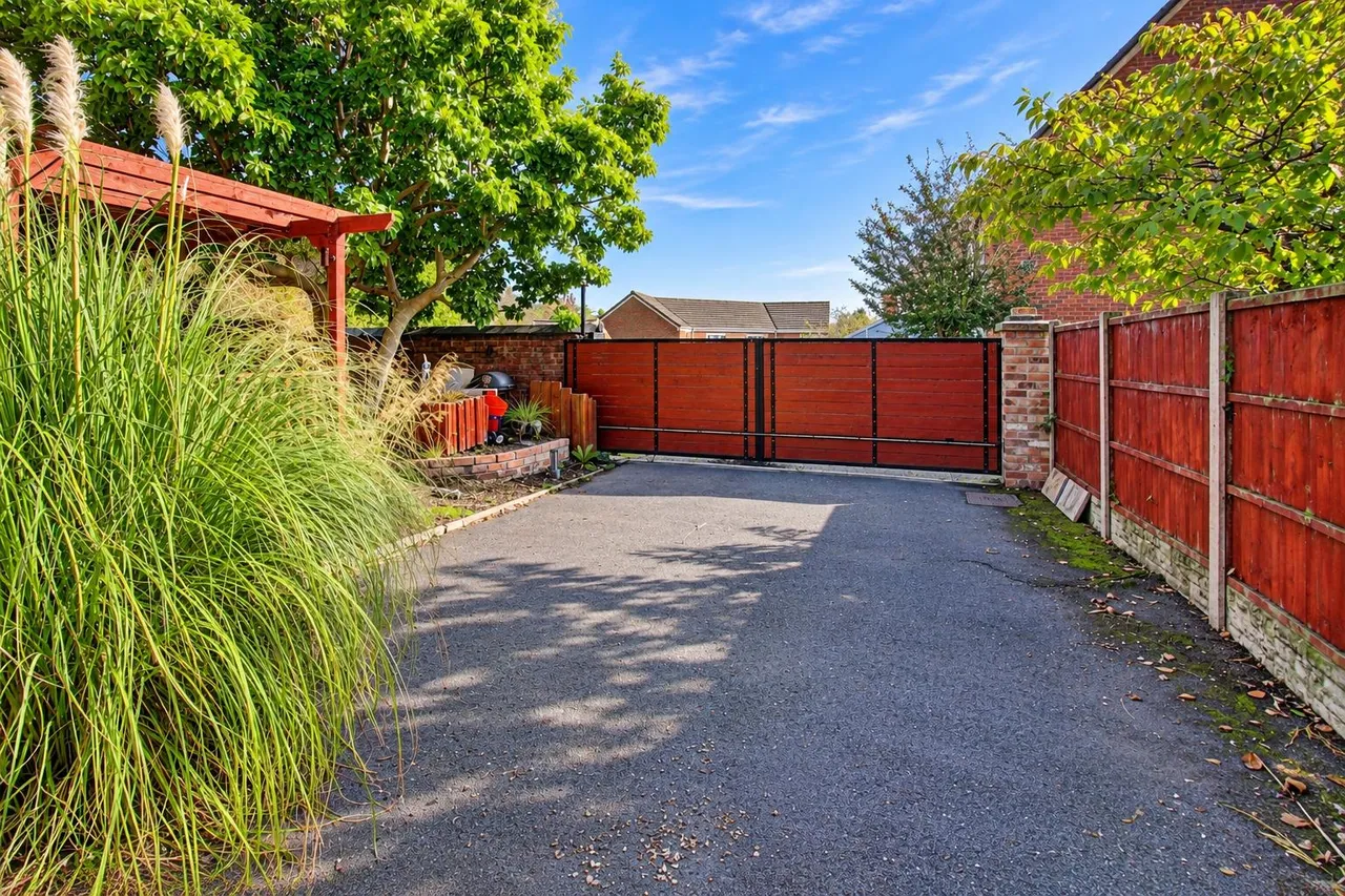 Upper Gungate, Tamworth, B79, photo 27
