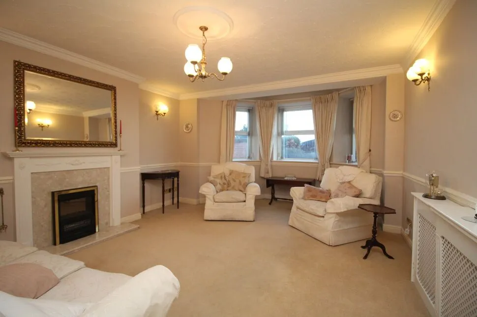 3 bed flat for sale — South Marine Drive, Bridlington, East Yorkshire, YO15