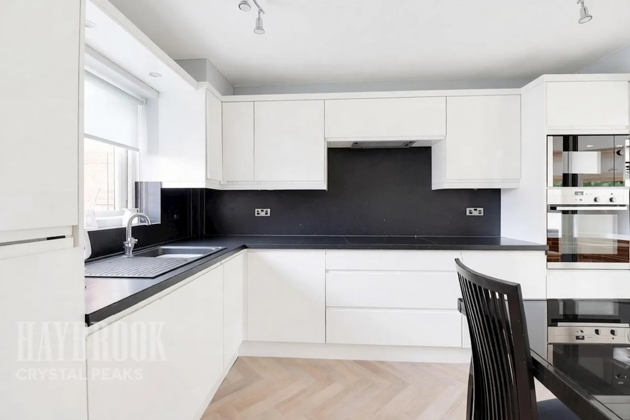 Badger Place, Woodhouse, photo 5