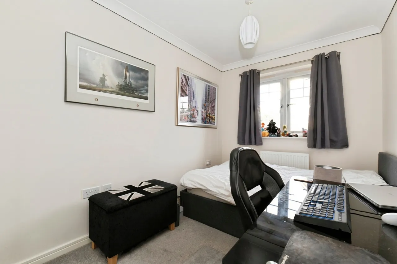 Halcyon Close, Oxshott, KT22, photo 14